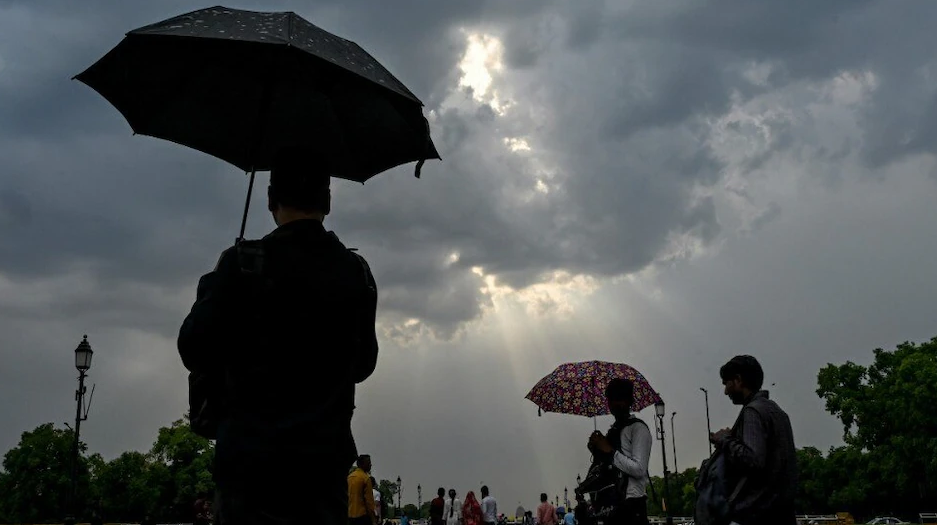 उत्तर भारत मौसम अपडेट 2026: गर्मी से राहत, बारिश और आंधी का अलर्ट